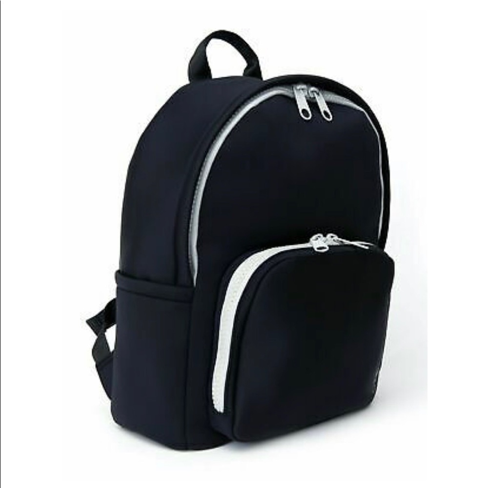 Motile backpack with wireless charger